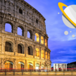 Colosseum i Roma md planet og menneskefigur oppå.